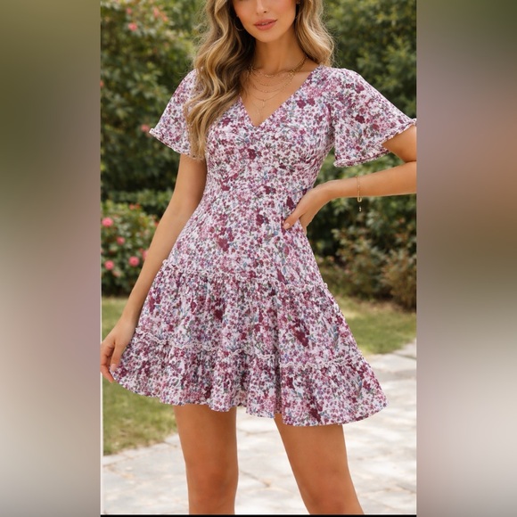 sundays Dresses & Skirts - Sundays Floral V-Neck Ruffle Dress